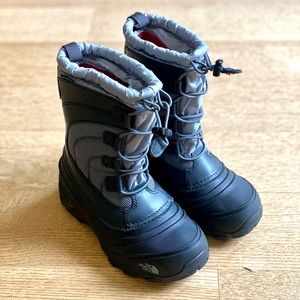 EUC kids snow boots North Face